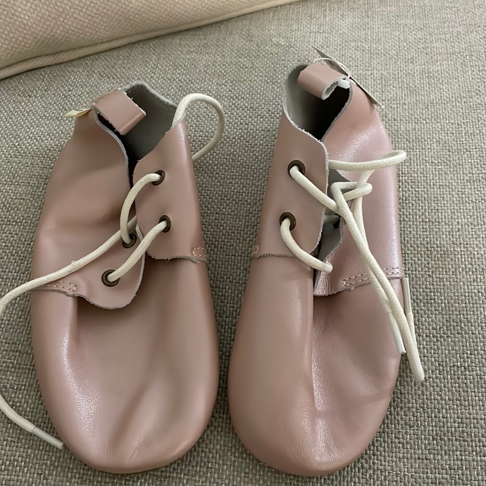 New with tag girls shoe